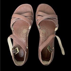 Bogs Brown leather Open Toed Sandals